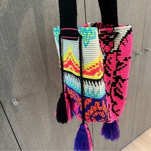 Arte & Tejido Wayuu bucket bag